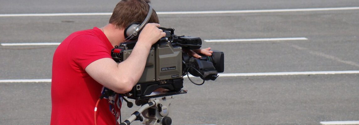 shooting, cinematographer, movie camera-182495.jpg